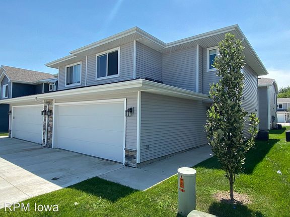 2nd image of 2827 NW 40th Ln