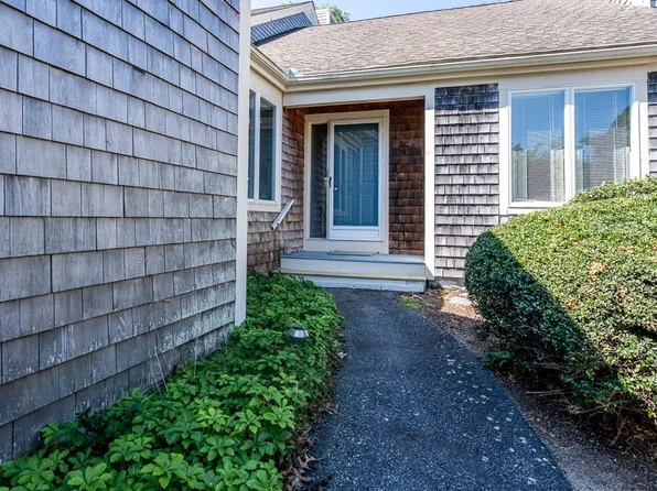 17 Kates Path #A, Yarmouth Pt, MA 02675