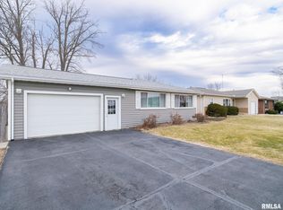 109 Alvin St, East Peoria, IL 61611