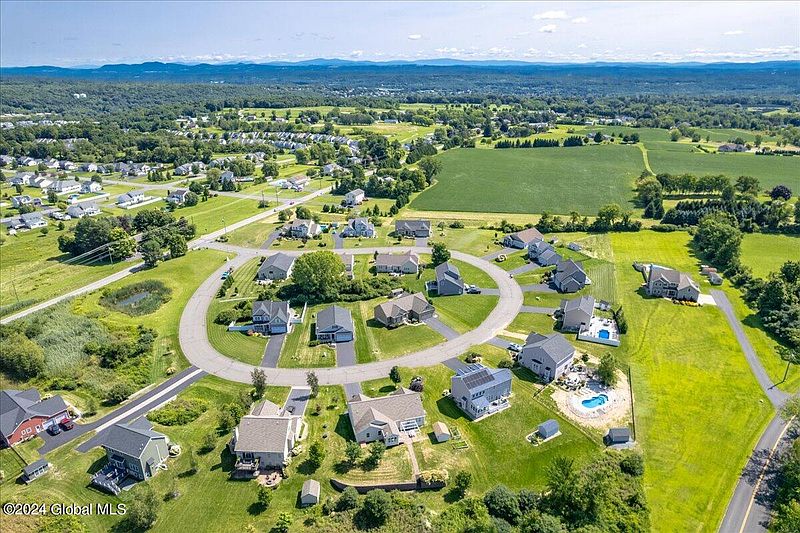 2nd image of 16 Julia Circle