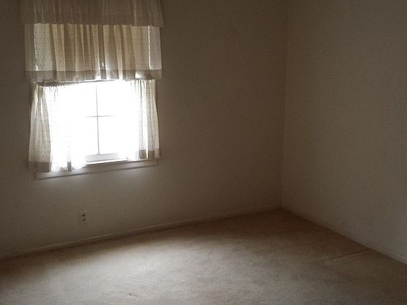 5th image of 139 W Magna Vista Ave