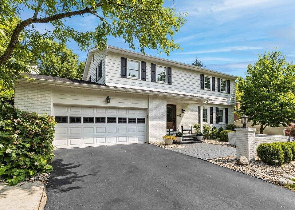 888 Singing Hills Ln, Columbus, OH 43235 | Zillow