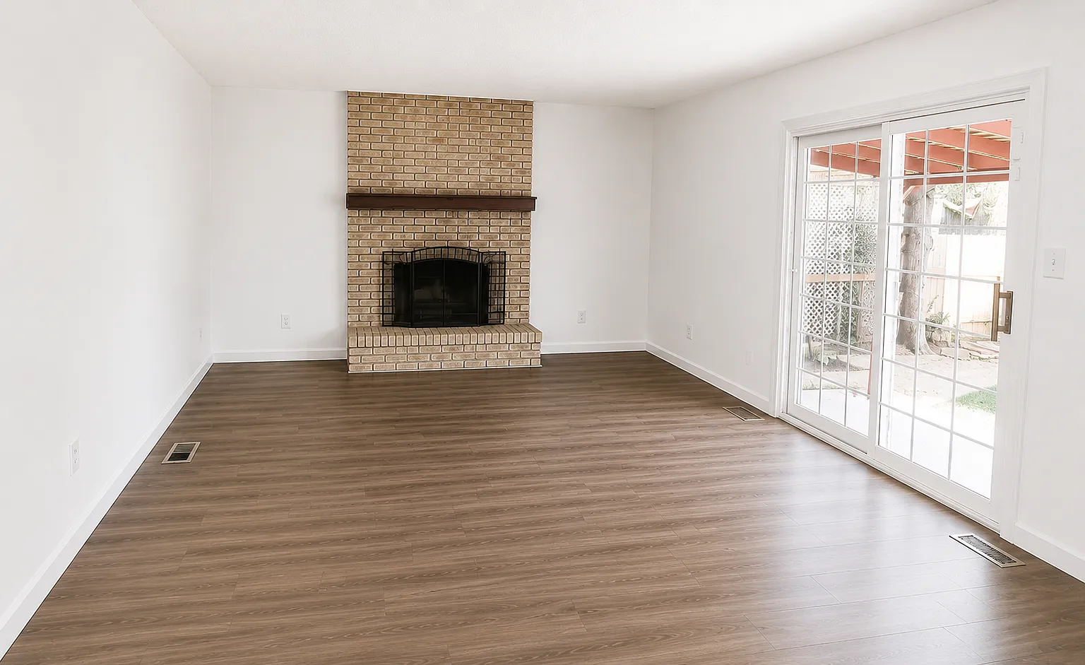 4 bed, 2.5 bath, 2821 sqft, $3,499 — Photo 2