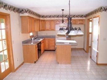 3rd image of 584 Golden Russett Blvd