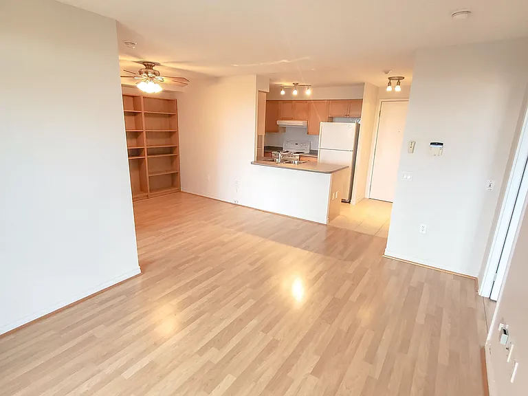 55 Strathaven Dr #1202 — Photo 4