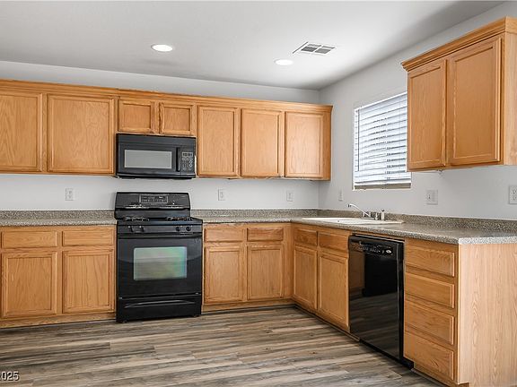 5th image of 1043 Monte De Oro Ave