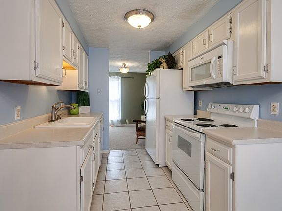 3rd image of 55 Kimwood Dr