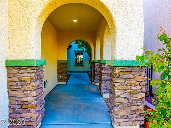 5th image of 10722 La Florentina Ave