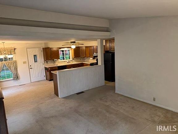 3rd image of 2885 W State Road 28