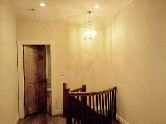 5th image of 2817 36th St APT 1