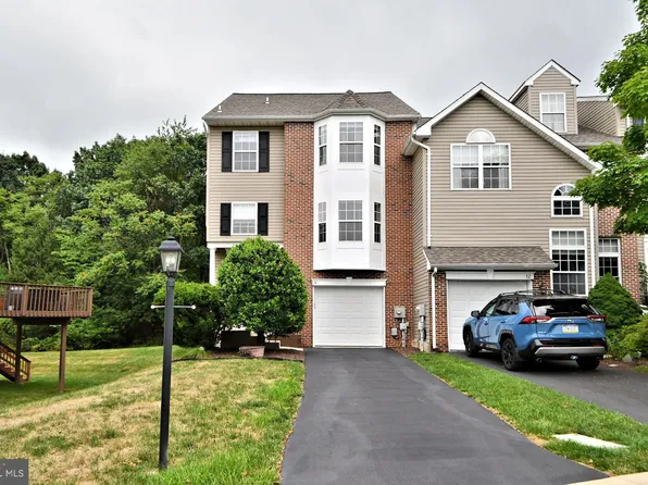 74 Hunt Club Dr, Collegeville, PA 19426
