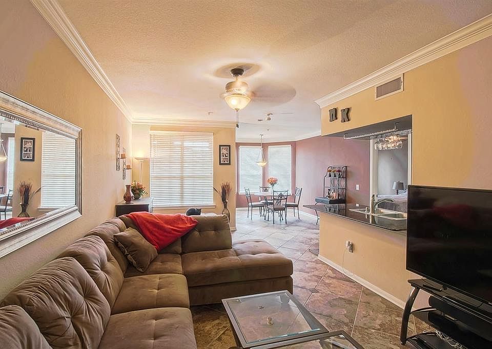 1st image of 7575 Kirby Dr APT 1109
