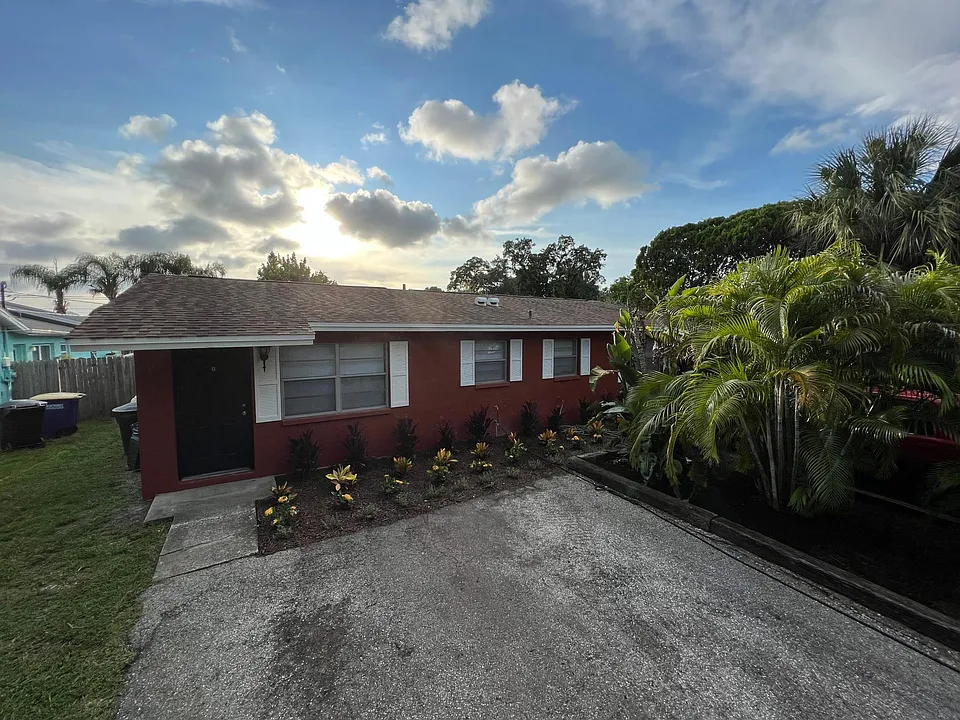 1384 Boylan Ave #B