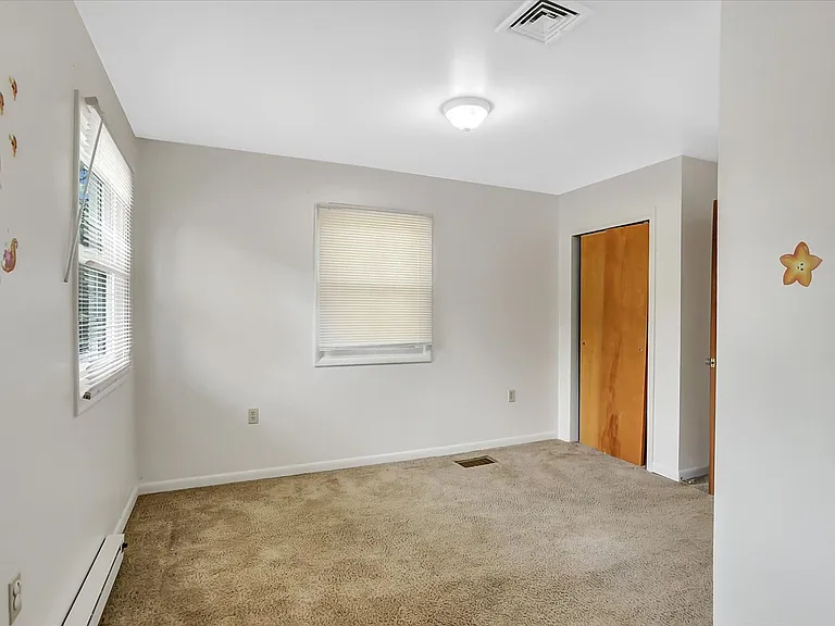 15 Stephen Rd — Photo 14