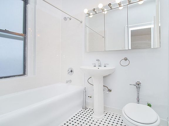 5th image of 4126 73rd St APT C42