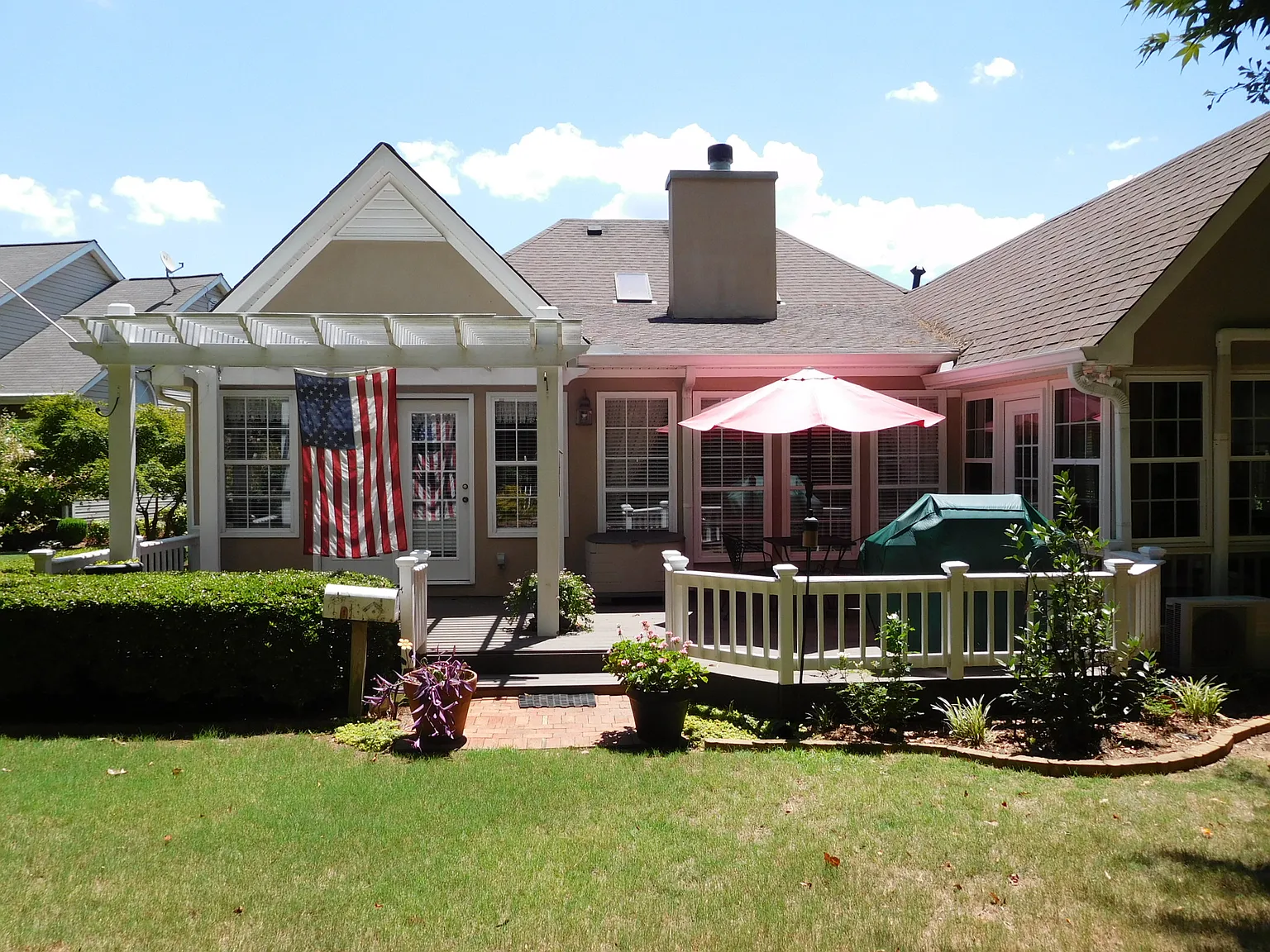 335 Fairway Ct photo 1