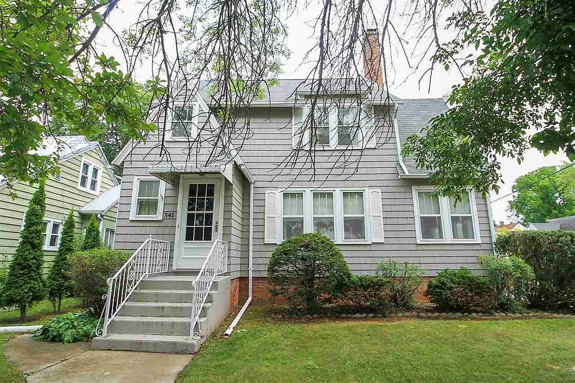 541 S Park Ave photo 1