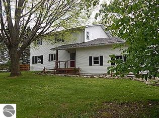 14890 Birch Run Rd, Leroy, MI 49655