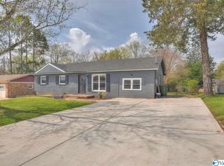 6005 Belgrade Dr NW, Huntsville, AL 35810