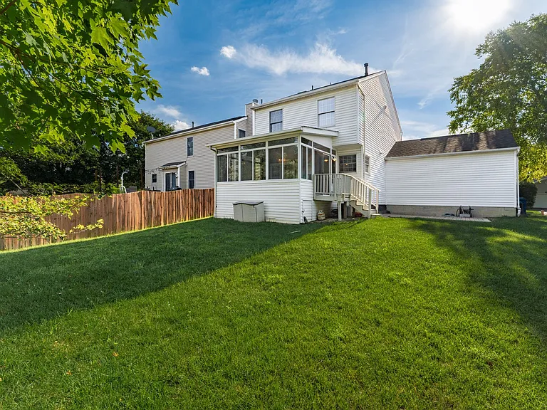 8446-1 Olenbrook Dr — Photo 40