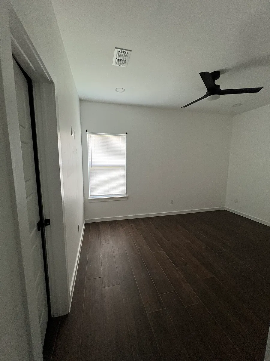 Building Photo - 109 Adelita St #1