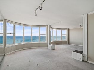 2525 S Shore Dr UNIT 20F, Milwaukee, WI 53207