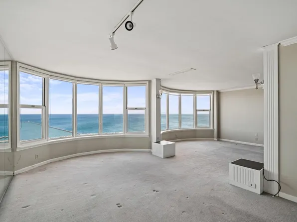 2525 South Shore DRIVE #20F, Milwaukee, WI 53207