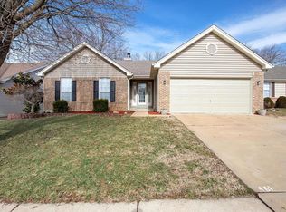 461 Summer Top Ln, Fenton, MO