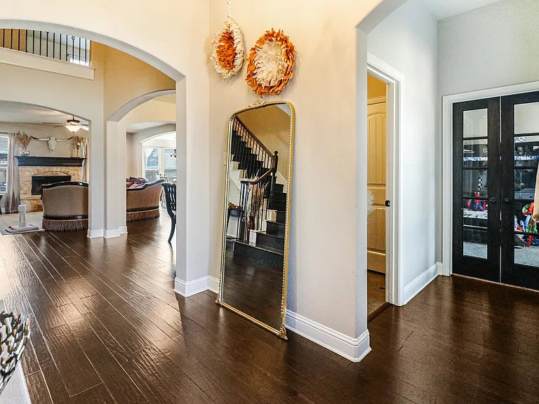 230 Sandy Way — Photo 3