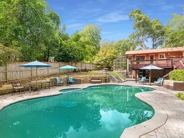 3711 Spicewood Dr, Annandale, VA 22003