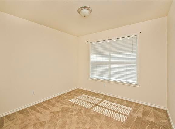 3rd image of 9009 Eastwood Ave