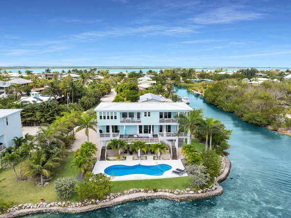 17387 Dolphin Street E, Sugarloaf Key, FL 33042