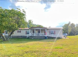 157 Russell Ave, Racine, WV 25165