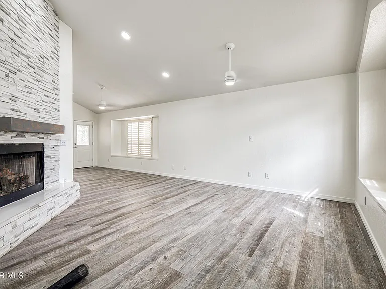 5733 Saplinas Rd — Photo 13