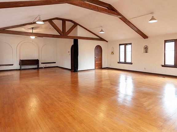 4th image of 3199 Indianola Ave