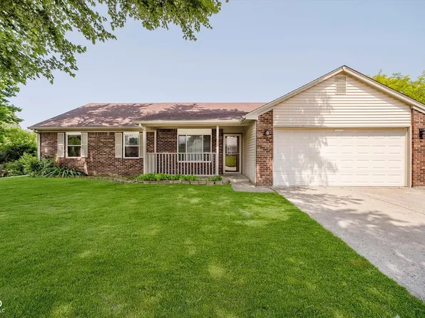 7418 Southern Lakes Dr, Indianapolis, IN 46237