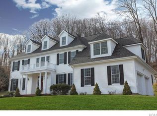 2711 Deer St, Mohegan Lake, NY 10547