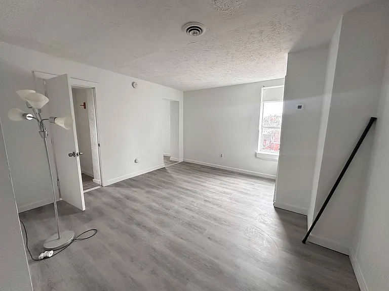 132 Charles St — Photo 19