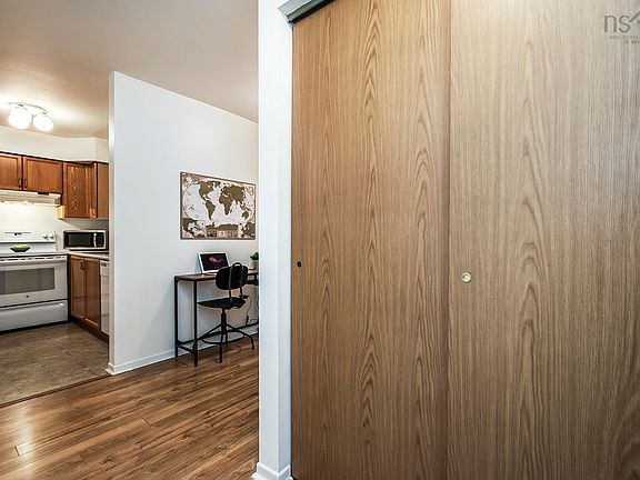 4th image of 5230 Tobin St #103