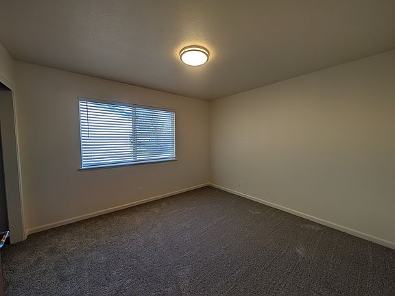 5th image of 1041 Cherry Ct APT 1