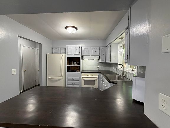 5th image of 9051 Algoma Ave NE