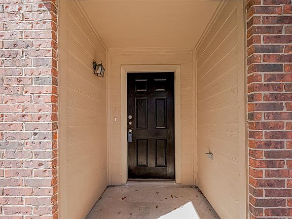 5th image of 7923 Ashland Springs Lane