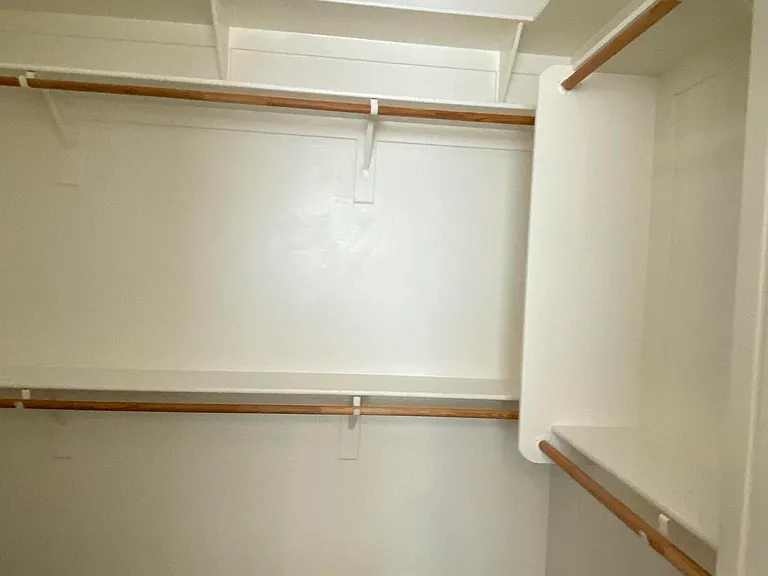 233 W Sandra Ter — Photo 15