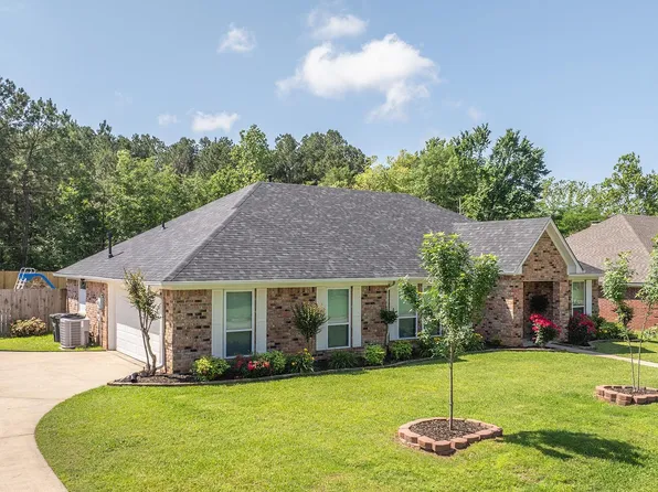 131 Eastline Rd, Wake Village, TX 75501