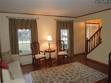 4th image of 810 Dresden Park Dr
