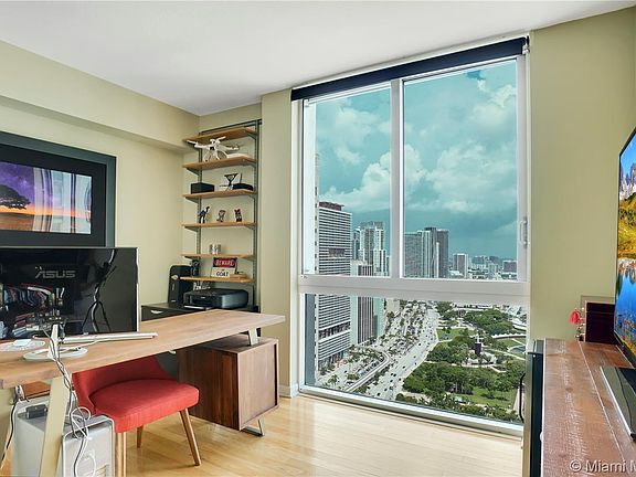 5th image of 325 Biscayne Blvd #4126