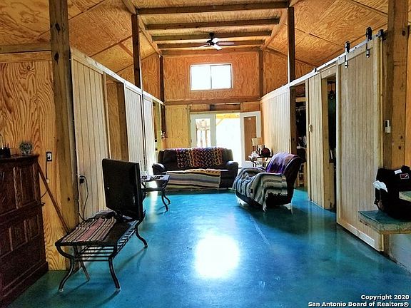 2nd image of 710 Shadow Smith Ln