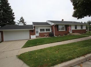 10747 W York Pl, Wauwatosa, WI 53222