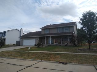 1417 Heather Dr, Mahomet, IL