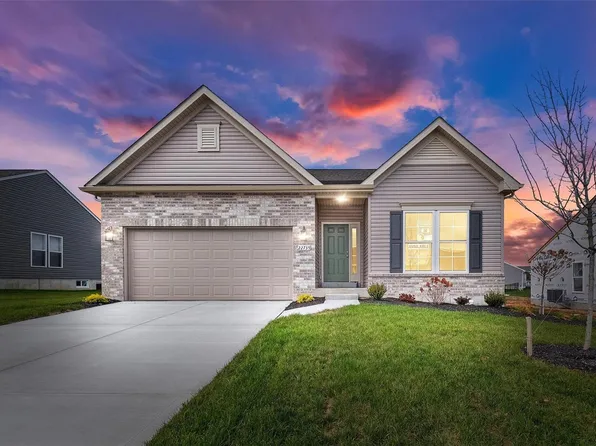 22735 Corbins Xing, Warrenton, MO 63383